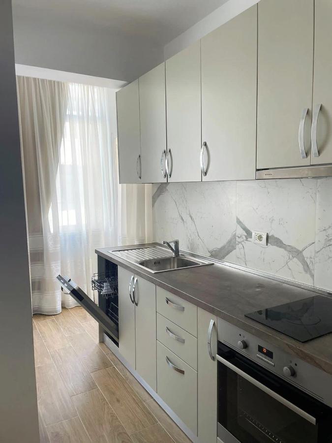 Central City Apartment Tiranë Ngoại thất bức ảnh