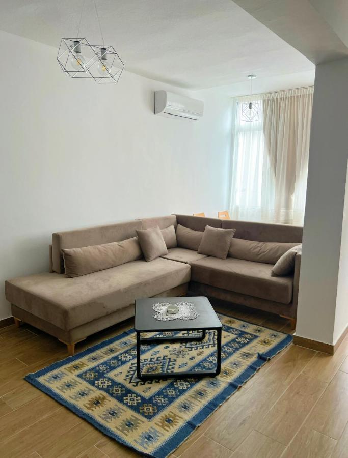 Central City Apartment Tiranë Ngoại thất bức ảnh